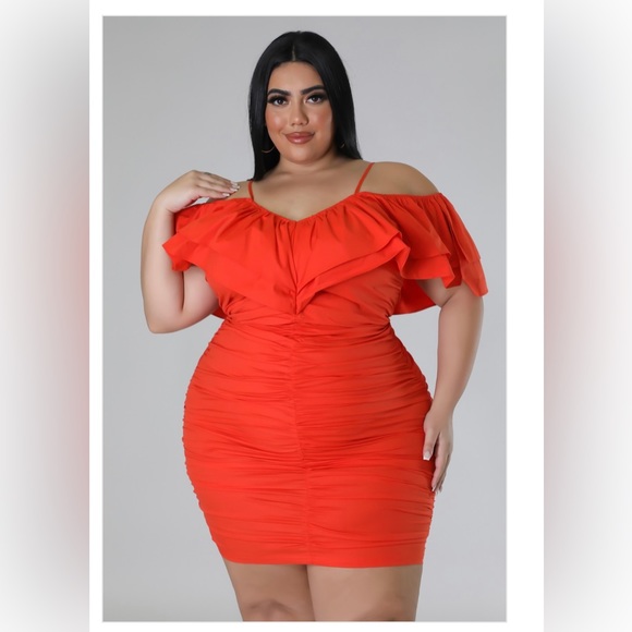 Dresses & Skirts - Plus size off shoulder dress
